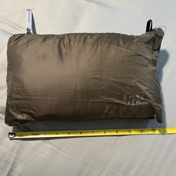 L.L. Bean Lightweight Permaloft Packaway Puffer Jacket in Olive & Teal XL Petite - Picture 6 of 6